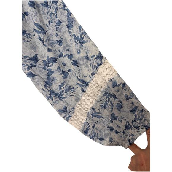 Amercian Eagle Outfitters Boho Blue White Floral Button Smocked Crop Top XL - Picture 6 of 9